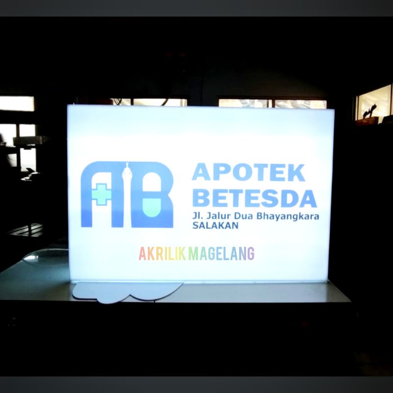 Custom Lampu Neon Box Kota Acrylic 2 Sisi Ukuran 80 x 50 Cm Plakat Papan Nama Tempat Usaha Lampu Men