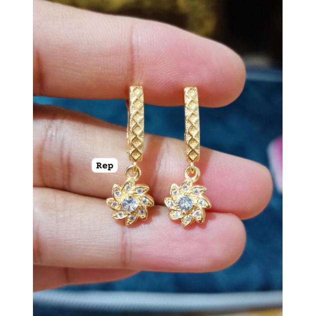 Anting juntai vier titanium dan premium,awet,tahan lama,full mata kualitas premium