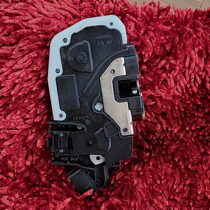 Doorlock Nissan Grand Livina L11 Pintu Depan Kanan Original ORIGINAL
