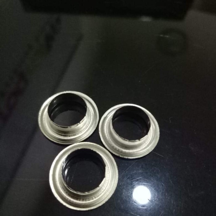 

Terlaris Mata Ayam Kembang Ukr 24 /10Mm( 1Ring) Warna Nikel