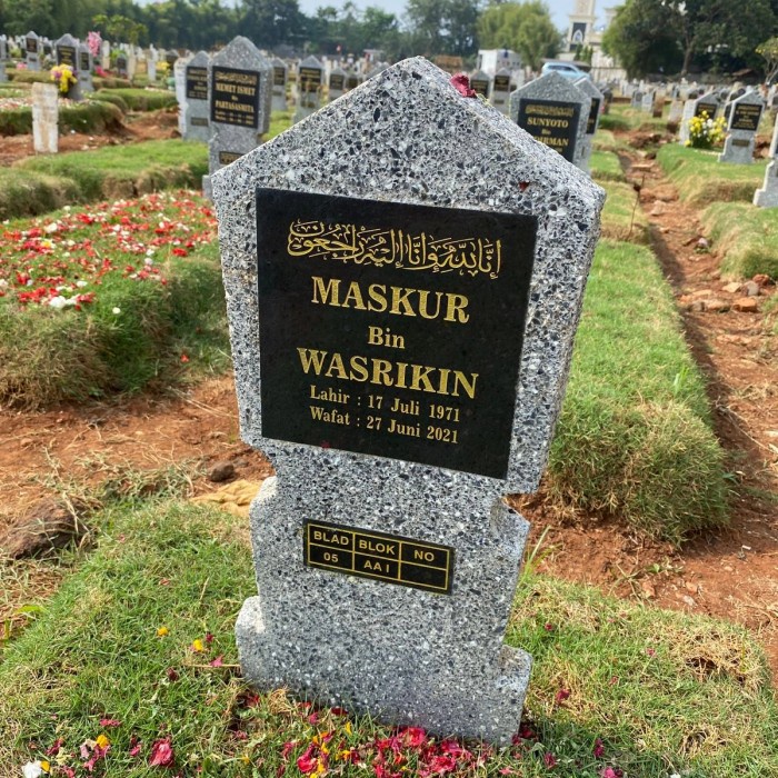 Batu Nisan Cor Tancap Berdiri Untuk Makam Kuburan Covid 19 Jakarta