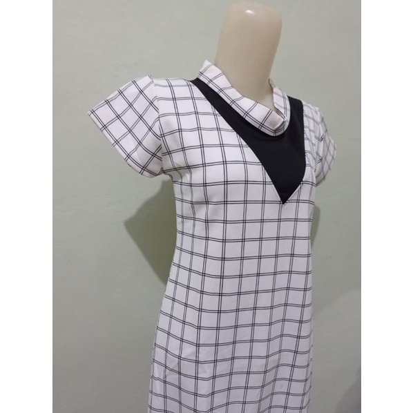 tunik putih hitam kotak