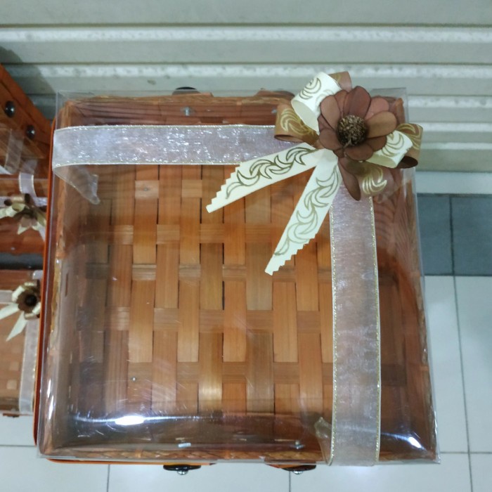 

Terlaris Kotak Bambu Keranjang - Box Kue Seserahan - Anyaman + Pita - Uk. 25X25