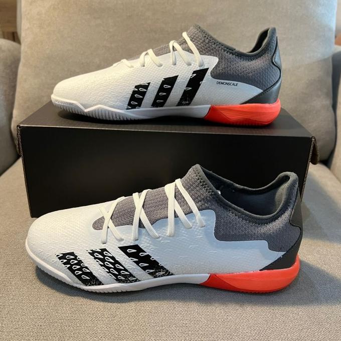 Sepatu Futsal Adidas Predator Freak .3 Low White Red