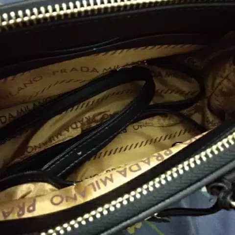 MUST HAVE TAS WANITA CEWEK BRANDED FASHION HANDBAG BAG PRADA SAFIANO TERLARIS