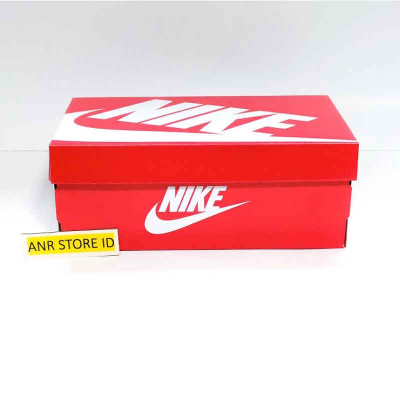 

Kemasan Inerbok Kardus Sepatu Nike Merah Hitam Glosi Bahan Tebal & mudah Di Rakit