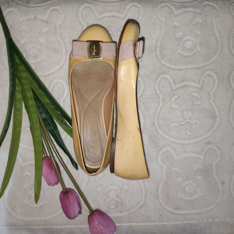 sepatu Salvator Ferragamo Preloved