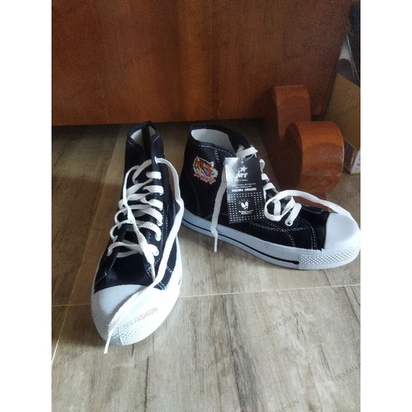 Sepatu Sekolah ProAtt Hitam Putih