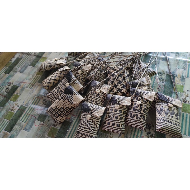 TAS HANDPHONE MINI/ANYAMAN ROTAN KHAS DAYAK