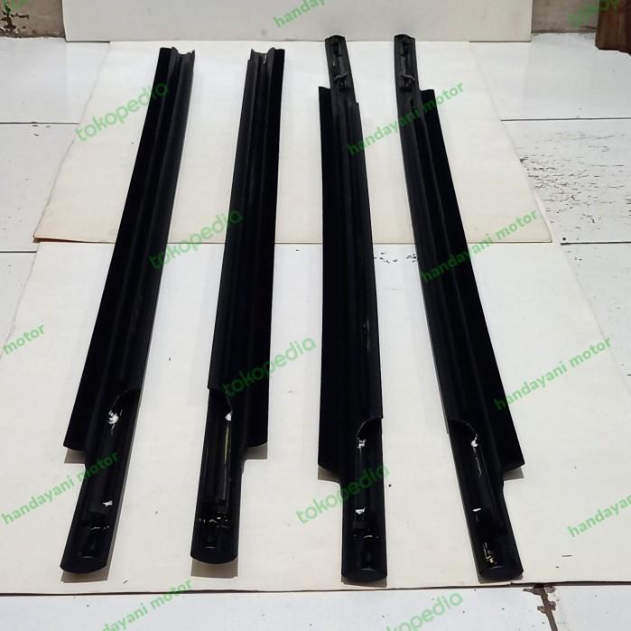 Weather Strip Plipit Kaca Bagian Luar Pajero Sport