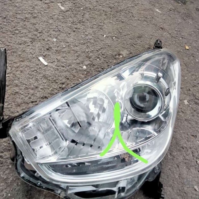 {Bekas} Headlamp Lampu Depan Daihatsu Sirion 2012 2013 2014 Original Murah