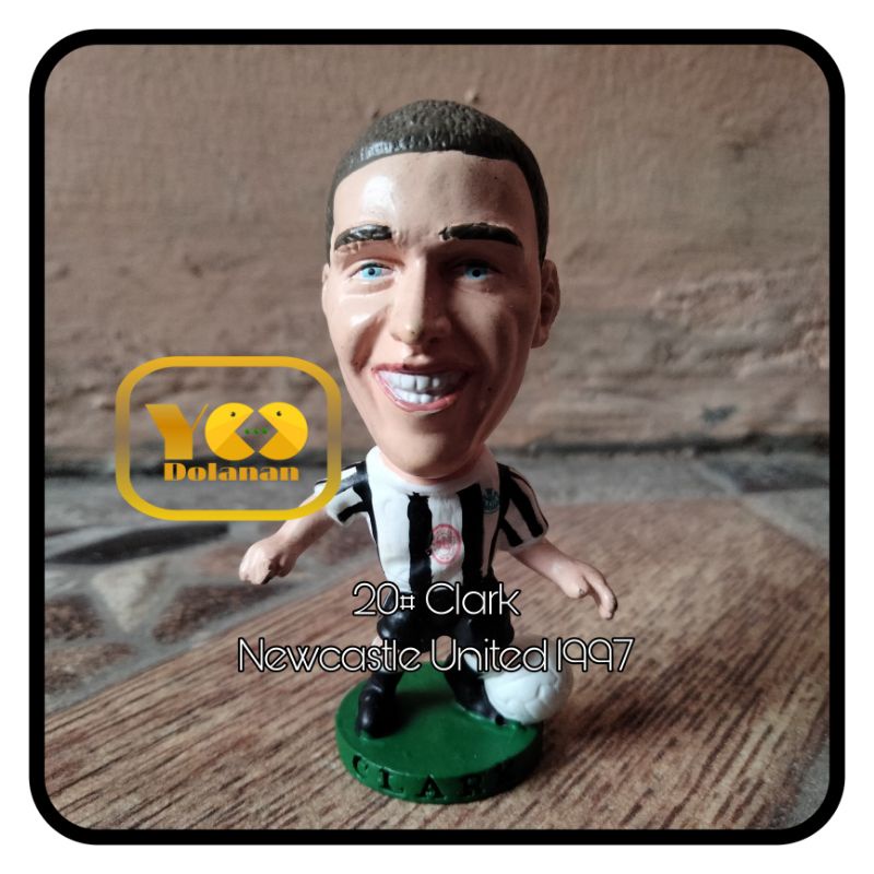 20# CLARK - NEWCASTLE UNITED 1997 CORINTHIAN PROSTARS FIGURE PEMAIN BOLA
