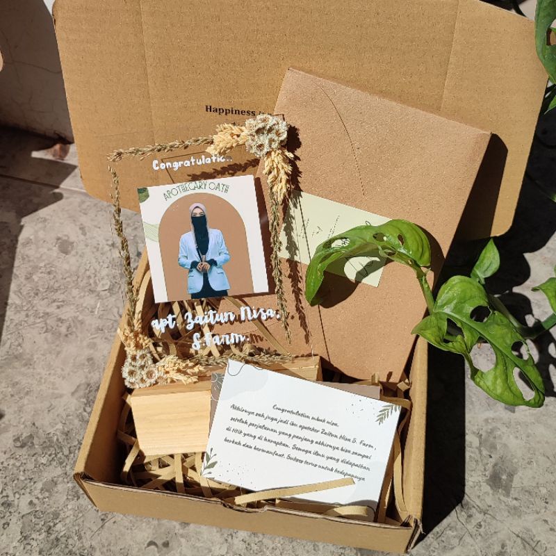 KADO.AKRILIK | AKRILIK CUSTOM | AKRILIK LED | KADO WISUDA | KADO WEDDING