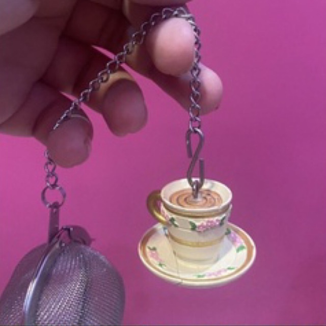 defect saringan teh cangkir shabby