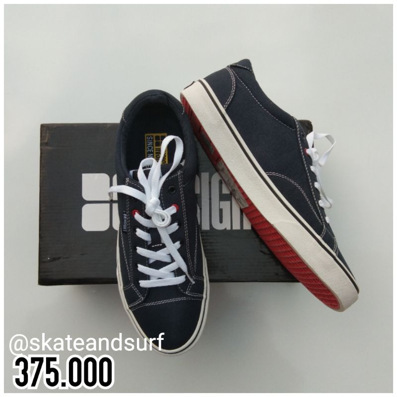 SEPATU INSIGHT ORIGINAL