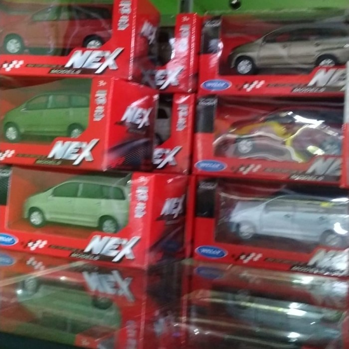 MUST HAVE MAINAN MOBIL INOVA DIECAST (PINTU BISA BUKA), MOBIL INOVA MAINAN/ KADO TERBARU
