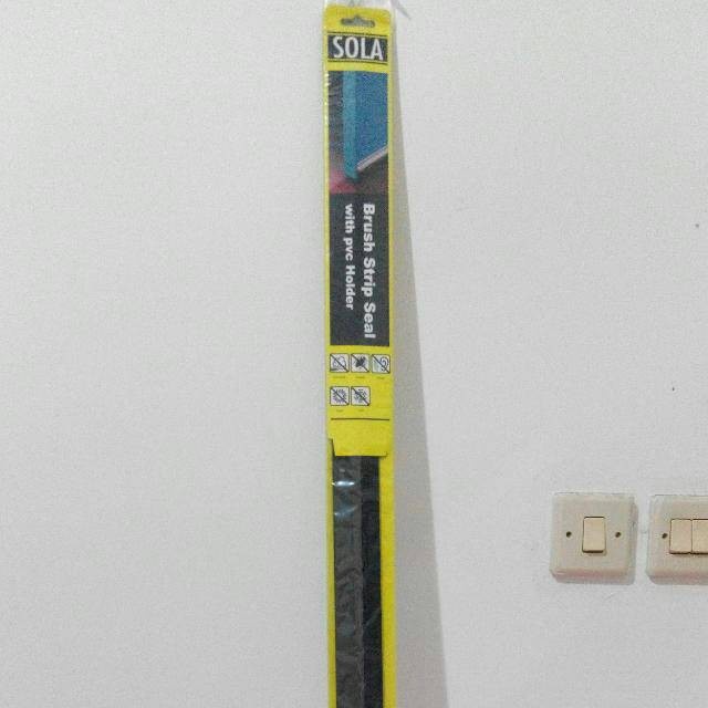 door seal karet penutup lubang bawah pintu anti kecoa dan air hujan