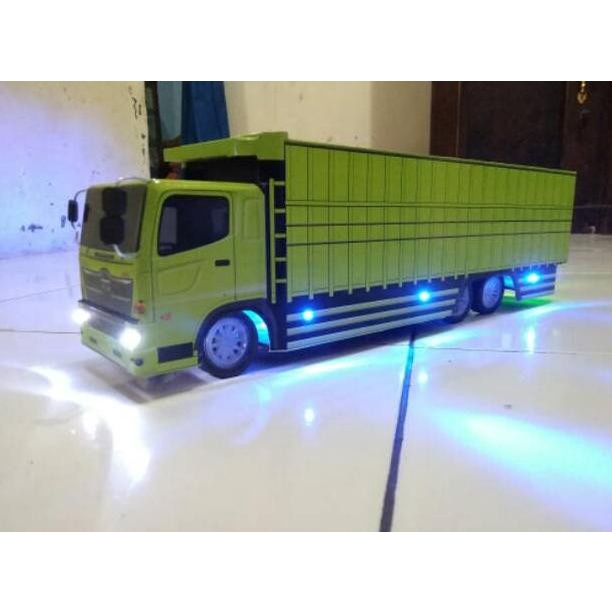MUST HAVE MINIATUR TRUK HINO 500 TRONTON REMOT CONTROL VARIASI LAMPU TERMURAH