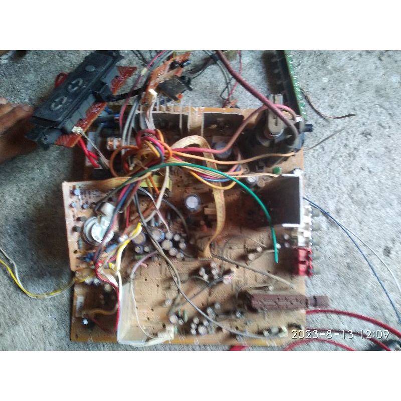 Mesin tv Polytron slim