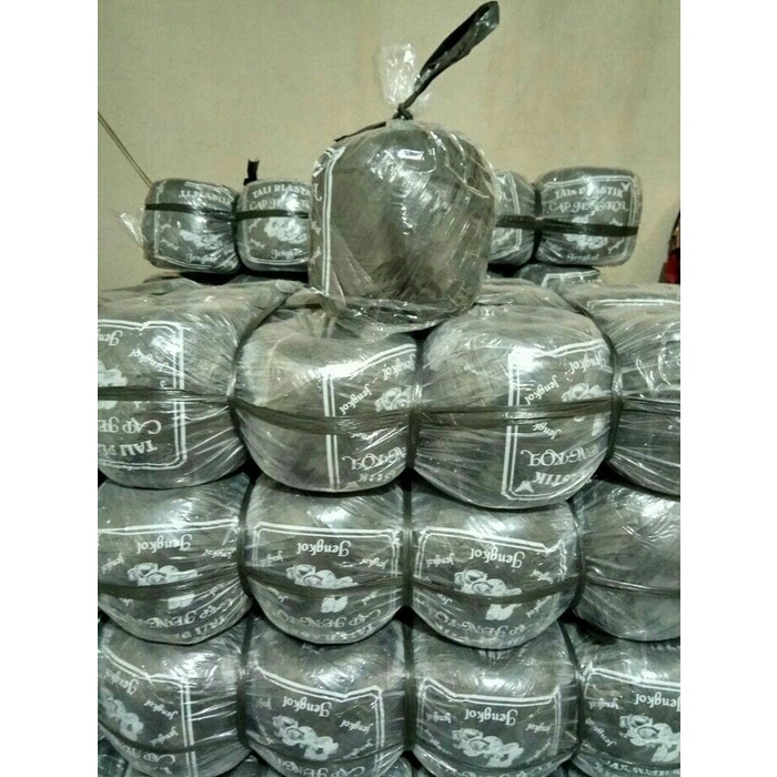 

Terlaris Tali Plastik Hitam 1 Ball Isi 15 Biji-Tali Rafia Hitam 700Gram ( 7Ons)