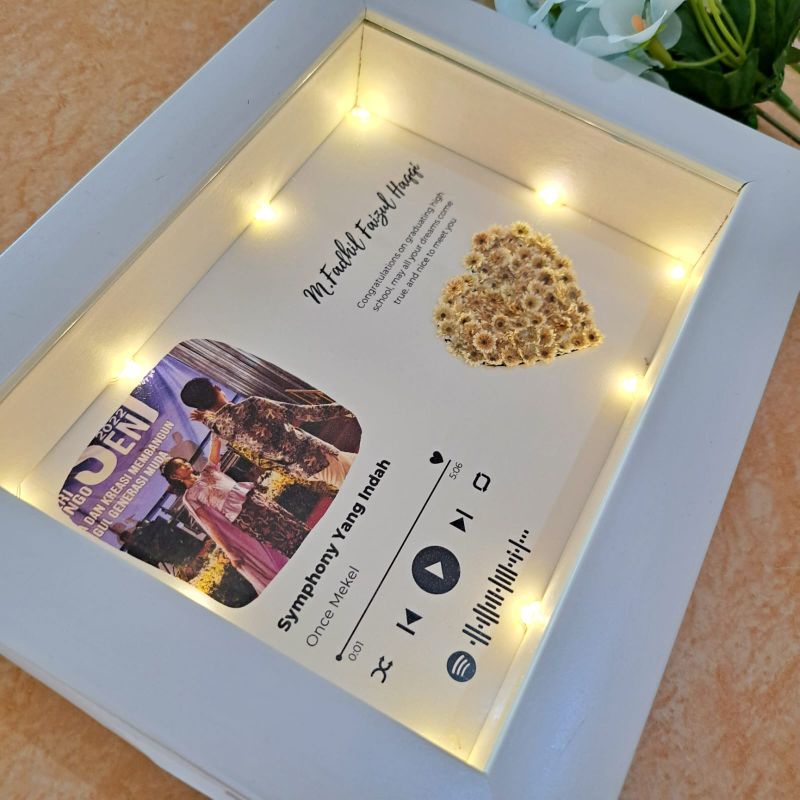 KOLASE FRAME ( BINGKAI ) SPOTIFY LOVE / MOZAIK / GIFT / KADO WISUDA/GRADUATION/BIRTHDAY/ANNIVERSARY/WEDDING/ULANG TAHUN CUSTOM KADO UNIK MURAH ROMANTIS