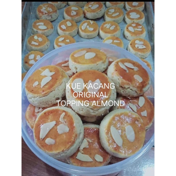 

KUE KACANG ORIGINAL TOPPING ALMOND (ASLI JEMBER)