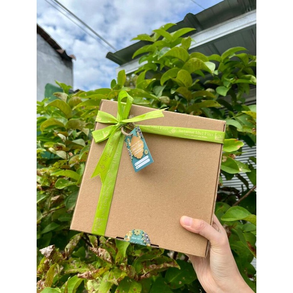 

[HAMPERS B] Hampers Lebaran Idul Fitri Isian Snack/Cemilan/Kue Kering Nastar (Baca Deskripsi!!) - Kado Dari Kaia