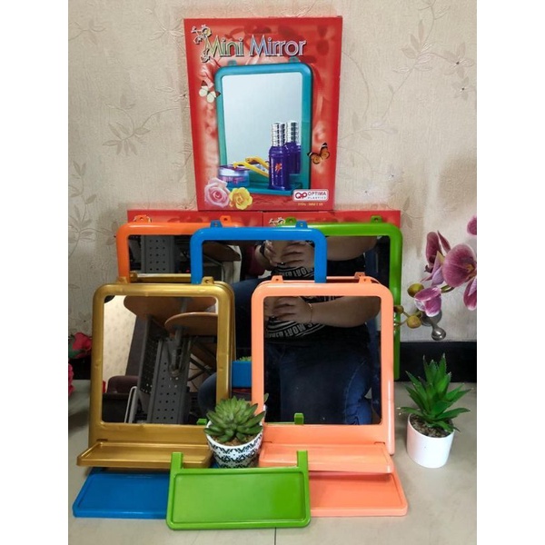 Mini mirror cermin tempel dinding kamar mandi serbaguna/rak kamar tidur ada tempat sabun dan sikat g