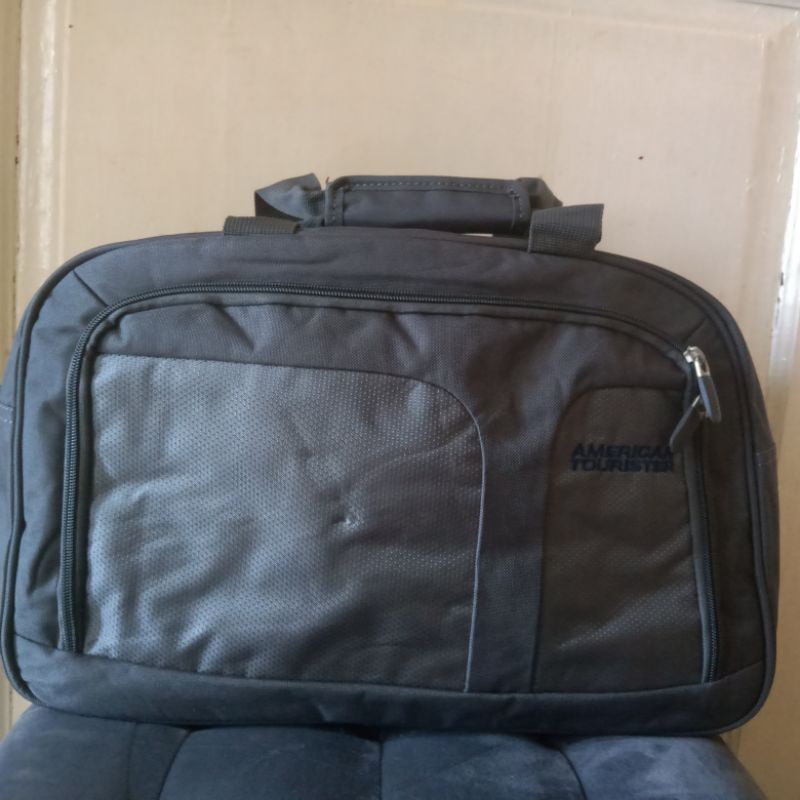TAS MINGGAT AMERICAN TOURISTER