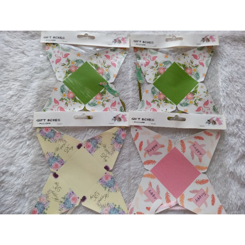 

Gift Boxes Piramida / Kotak Kado Bentuk Piramida Unik Lucu