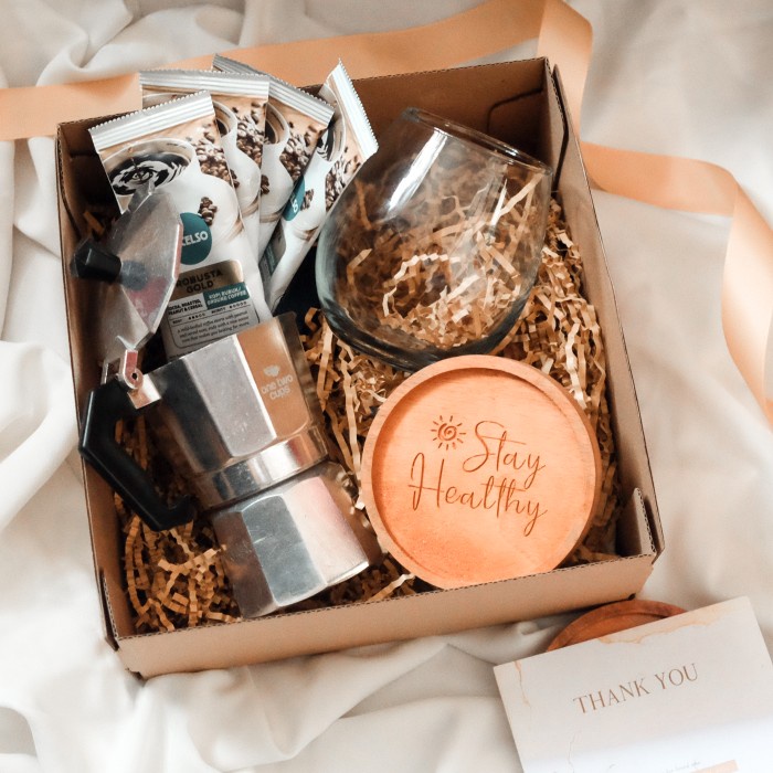 

Hampers Hampers Coffee Set / Gift Box Package Hadiah Tanda Terima Kasih