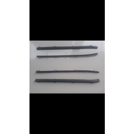 Pelipit Kaca Datsun 620