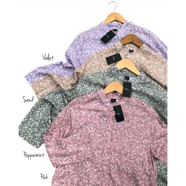 CAMOMILE SLIT DRESS PINK S  by outfix_new