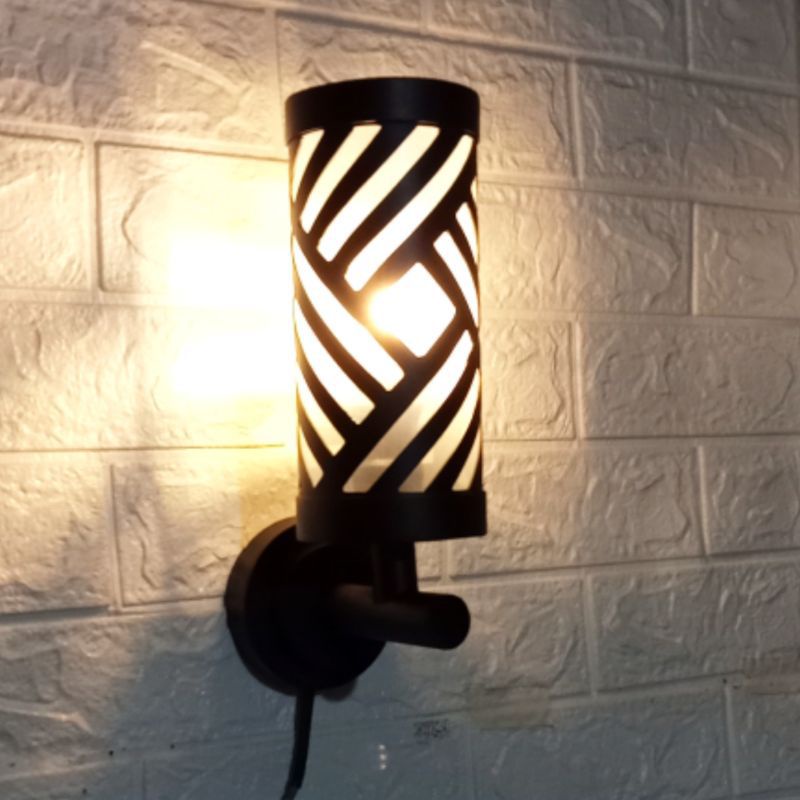lampu hias dinding teras rumah minimalis