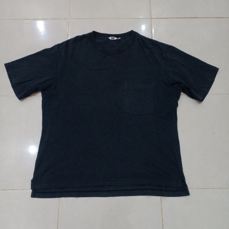 kaos Uniqlo U undercover pocket abu size XL Oversized Original murah