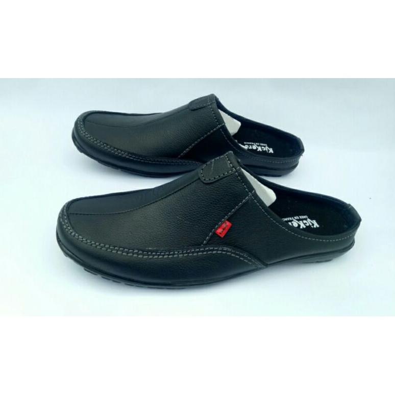 Grosir Tampil Keren Pake Sepatu Sandal Kulit Asli