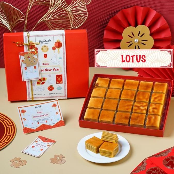 

Hampers CNY Imlek Sincia Premium - Lotus Set . Kue Lapis Legit Wijsman