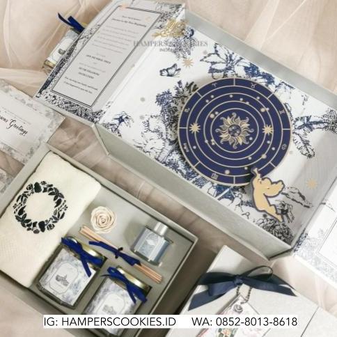 

Christmas Hampers - Garden of Eden Navy A by Hamperscookies