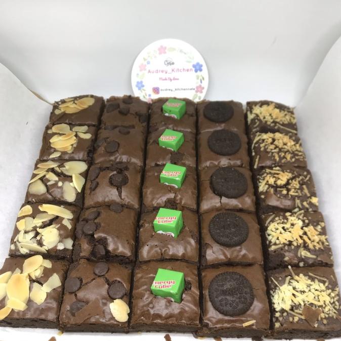 

Promo Brownies Potong Edisi Hampers Lebaran