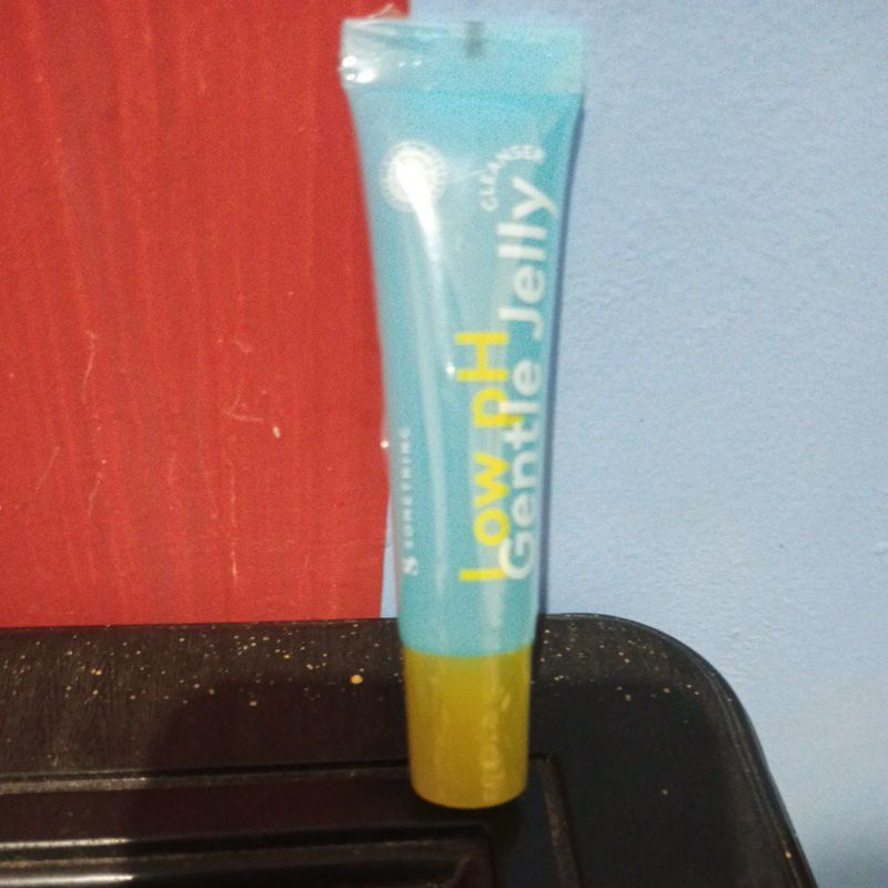 Somethinc low ph gentle cleanser (sample)