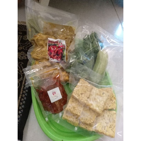 

ayam lengkuas/ ayam laos frozen paket komplit