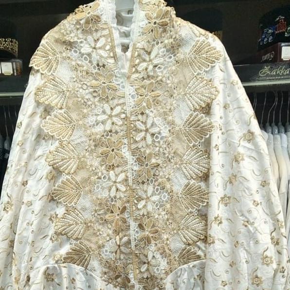 MUKENAH TERUSAN LAJURAN SUTRA PRADA PUTIH BORDIR DEWASA JUMBO RENDA