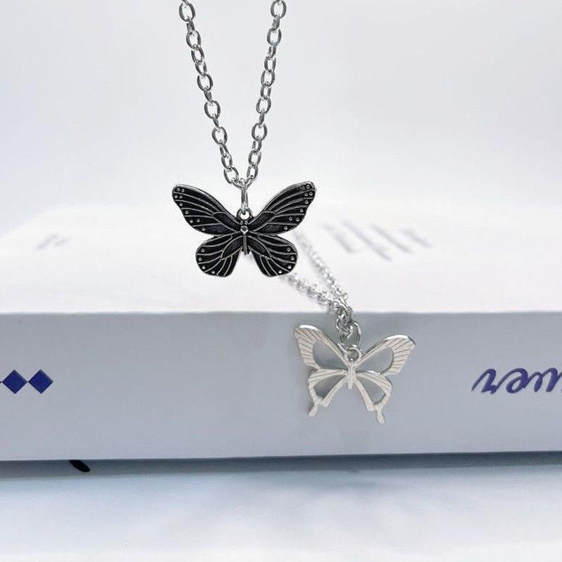 【COD】Kalung kupu-kupu halus Serbaguna Retro Gaya Korea Pasangan Liontin Sederhana Aksesoris