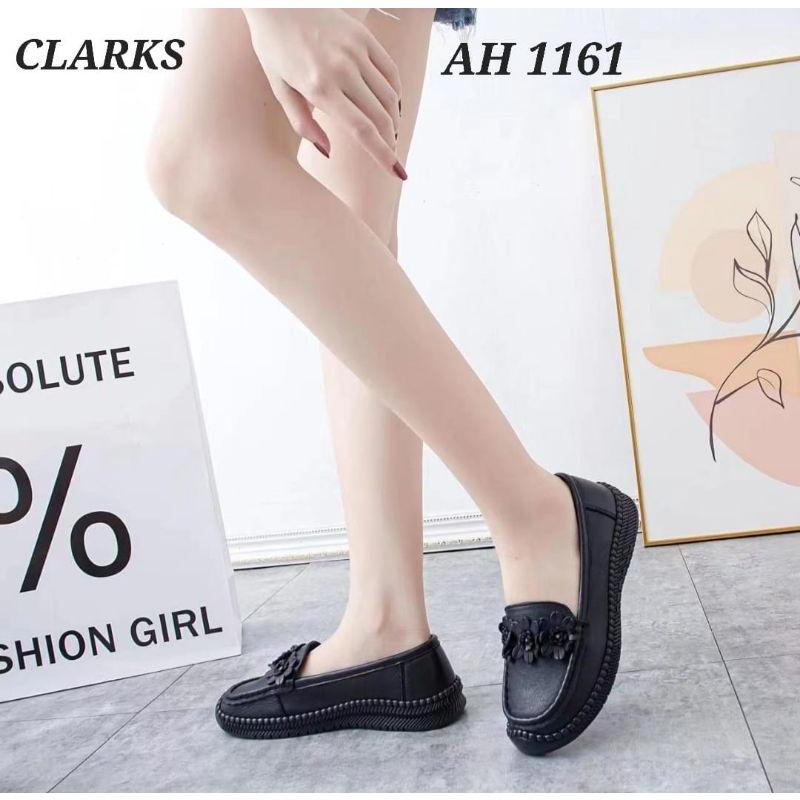 SEPATU CLARKS HN-1161 SLIP ON LOAFER