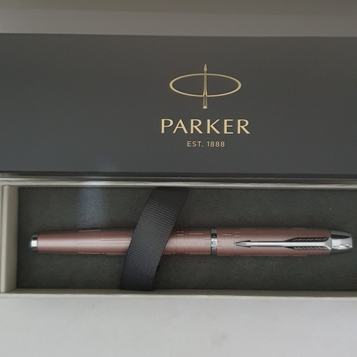 

Discount Pulpen Parker IM Premium Metal Pink CT RB Roller Ball Free Grafir Nama /ALAT TULIS