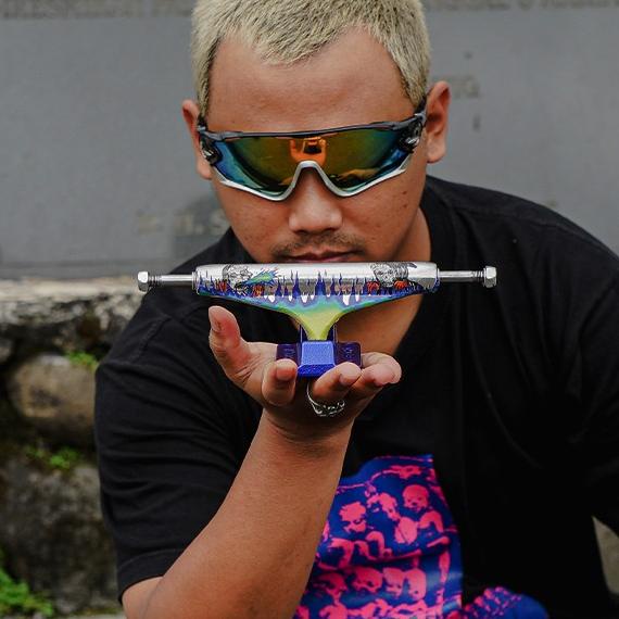 Etaks Truck x Gindring Bloody Wasted