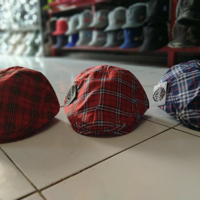 Topi topi copet/flat cap/pet pria wanita motif kotak Distro Hats Casual perempuan PROMO Premium P0X7