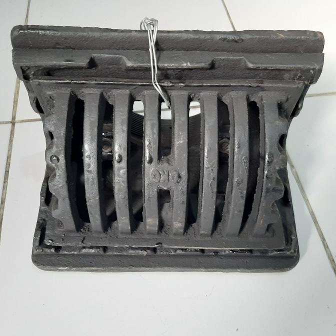 Roof Drain Sudut Cast Irion 4 inchi/ Saringan air/ Cast Irion/talang