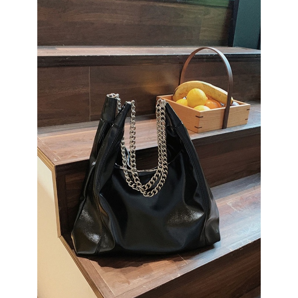 Red Tas jinjing rantai Korea tas berkapasitas besar 2023 mode baru tas kulit lembut komuter tas wanita tas bahu ketiak