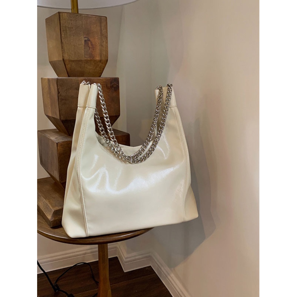 Red Tas jinjing rantai Korea tas berkapasitas besar 2023 mode baru tas kulit lembut komuter tas wanita tas bahu ketiak